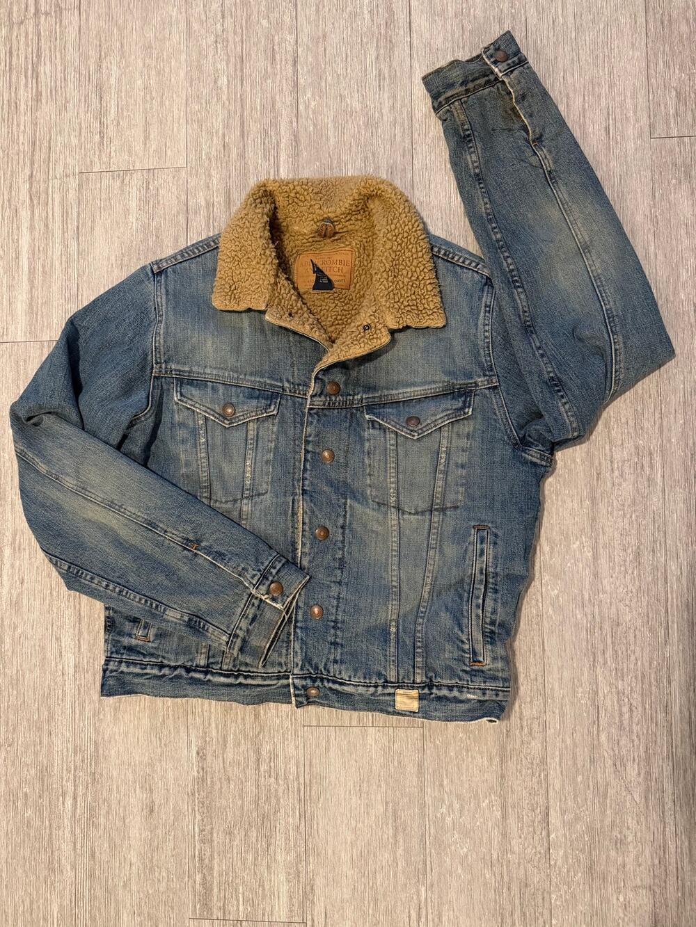 Vintage Abercrombie & Fitch Men's Sherpa Y2k Denim Jacket